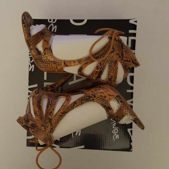 Heels - Picture 4 of 8